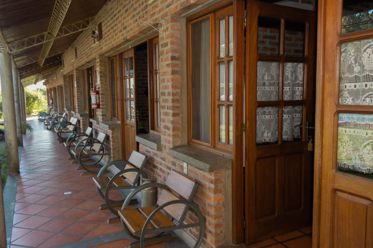 Hostal Canela Termas del Daymán Екстериор снимка