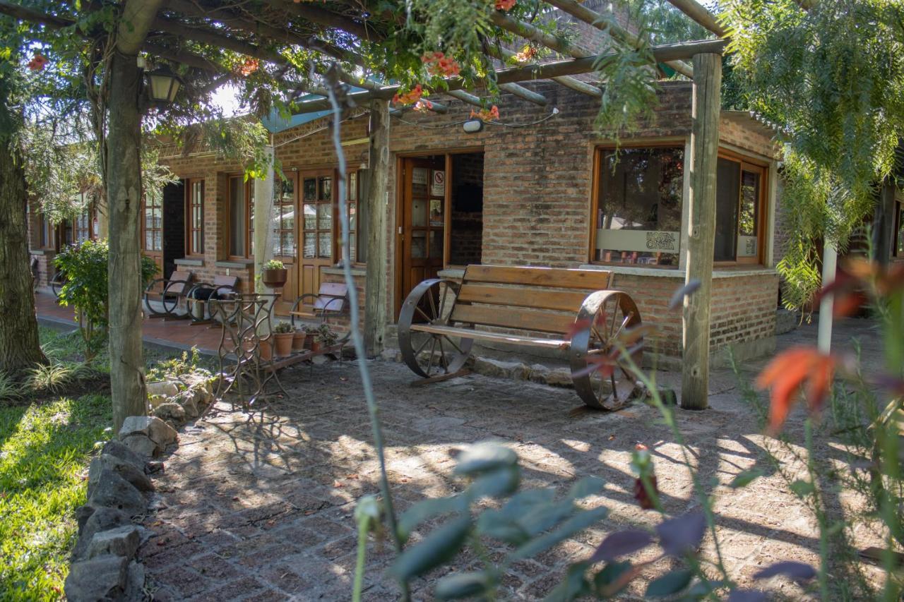 Hostal Canela Termas del Daymán Екстериор снимка